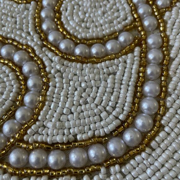 TIRAMISU Handmade Beaded 15in Round Placemat Charger Glam White & Gold NEW - Picture 9 of 16